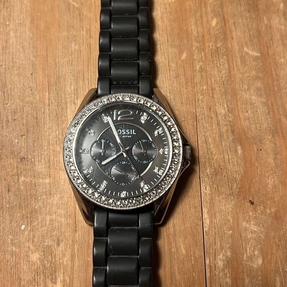 Fossil watch gently worn - Picture 2 of 2